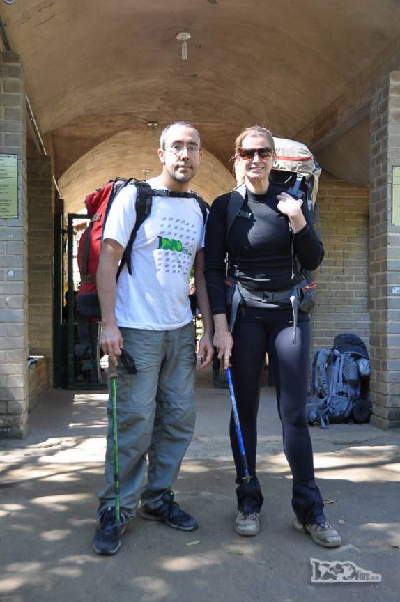 Prontos para começar a caminhada de três dias até Teresópolis, ainda na entrada do Parque Nacional da Serra dos Órgãos, no lado de Petrópolis, no Rio de Janeiro